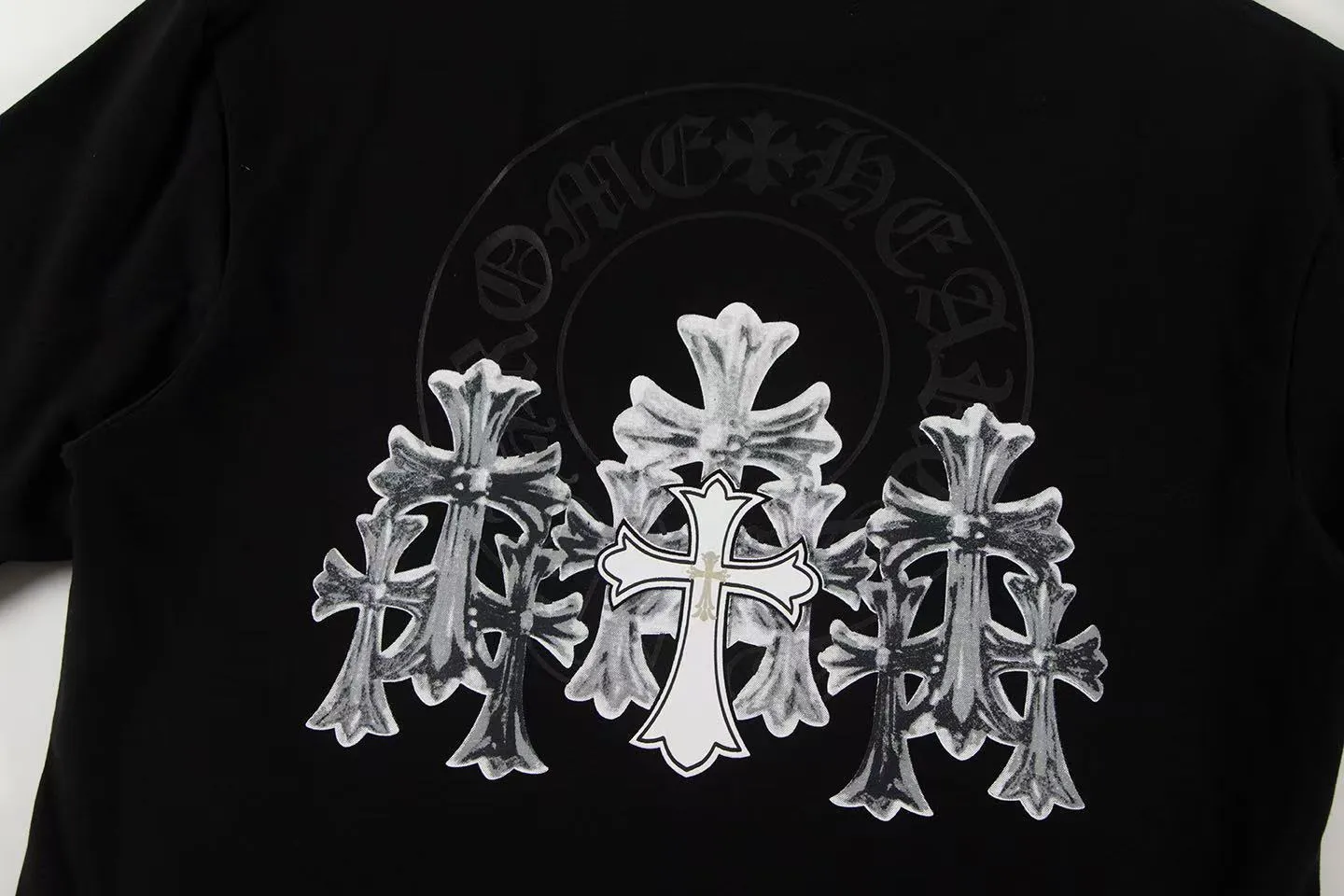 🅿️160 Style: 2025 new Croix Heart short-sleeved T-shirt Material: High version 300g double yarn combed cotton Size: S～XL Color: Black Style number: Z024